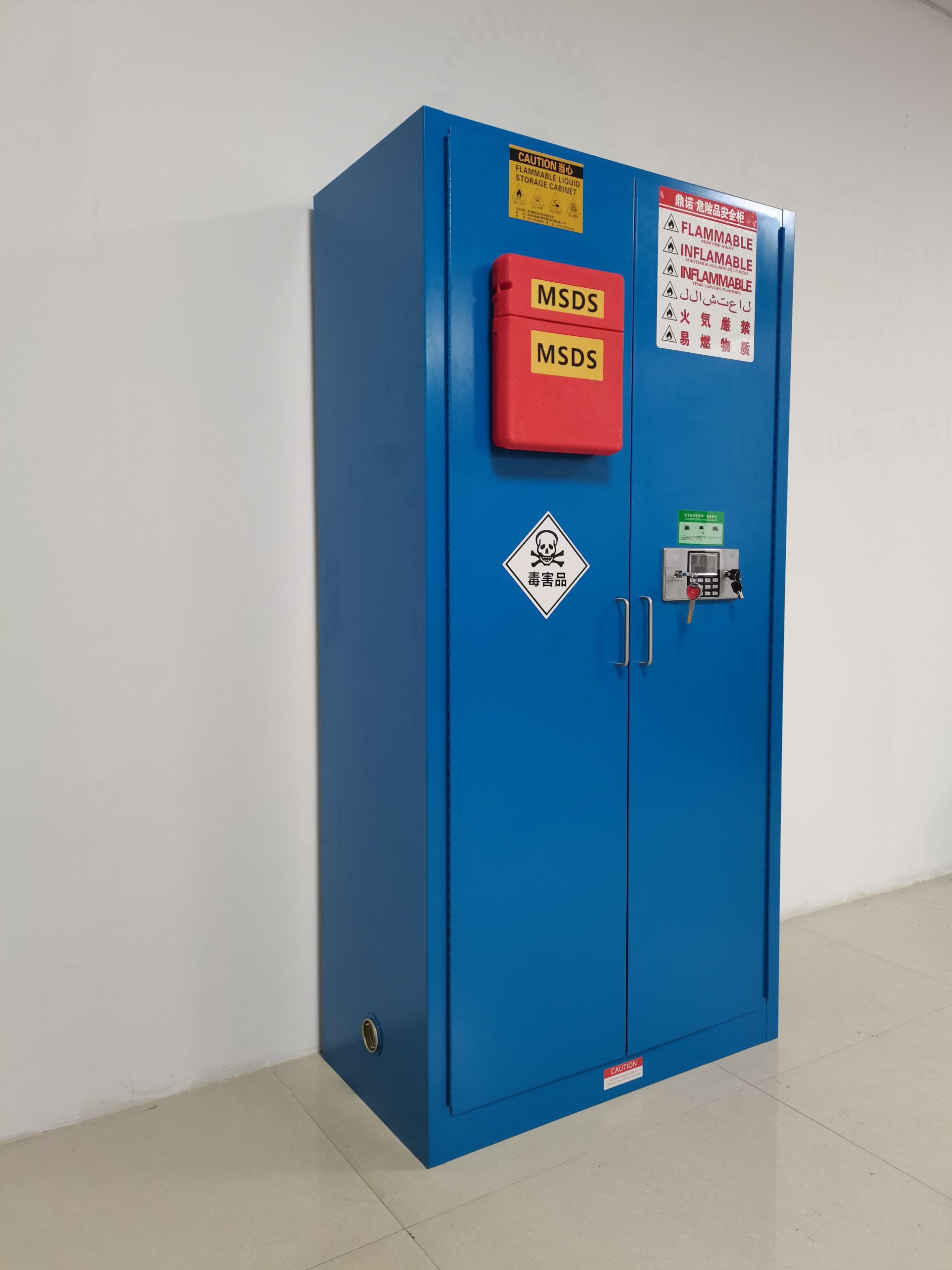 实验室中危险化学品安全柜的作用